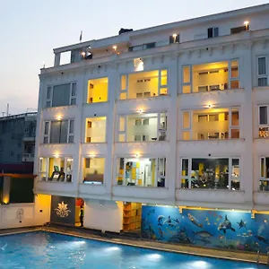 Lotus Club Boutique كاتماندو